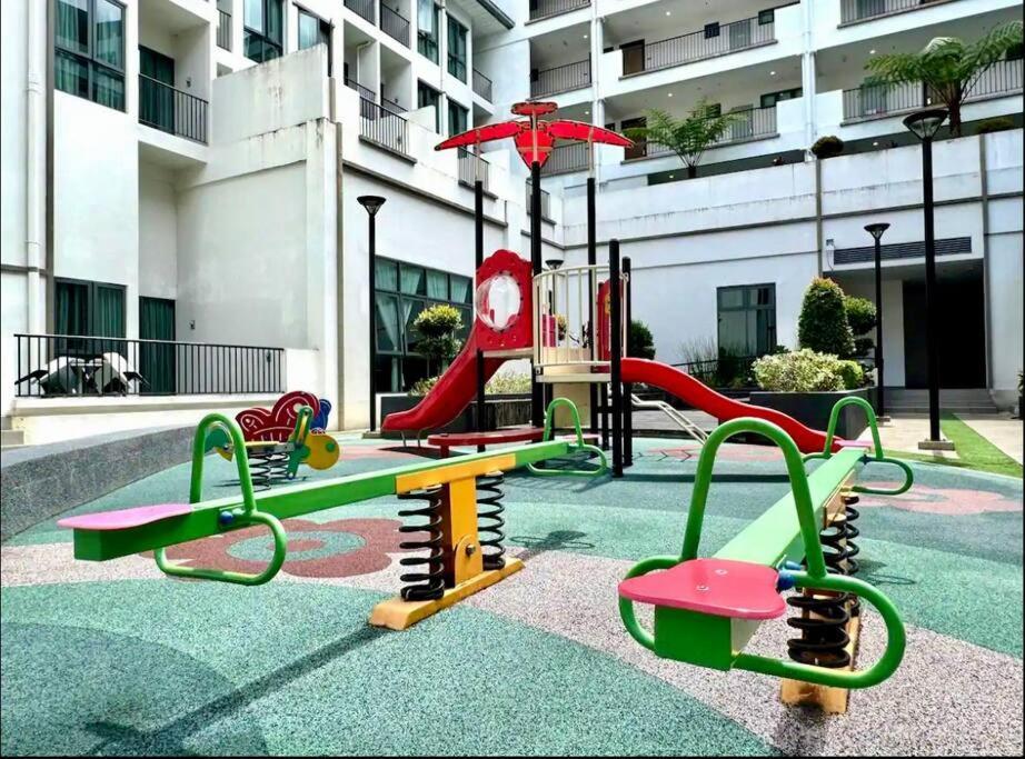 Hello Kitty Homestay - Cameron Highlands - Spacious Studio - Perfect For Families - Sleeps 4 And Baby Танах-Рата Экстерьер фото